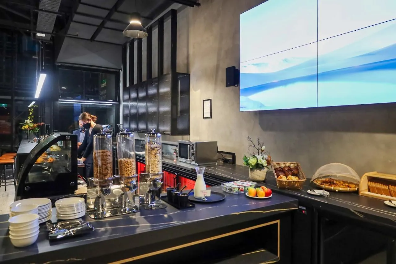 Microtel By Wyndham Wellington Hotel